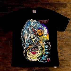 Warren Lotas/NBA Miami Heat black tee - size L